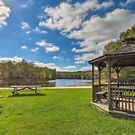 Poconos Chalet -Kayaks- Hottub-Karaoke-Lake