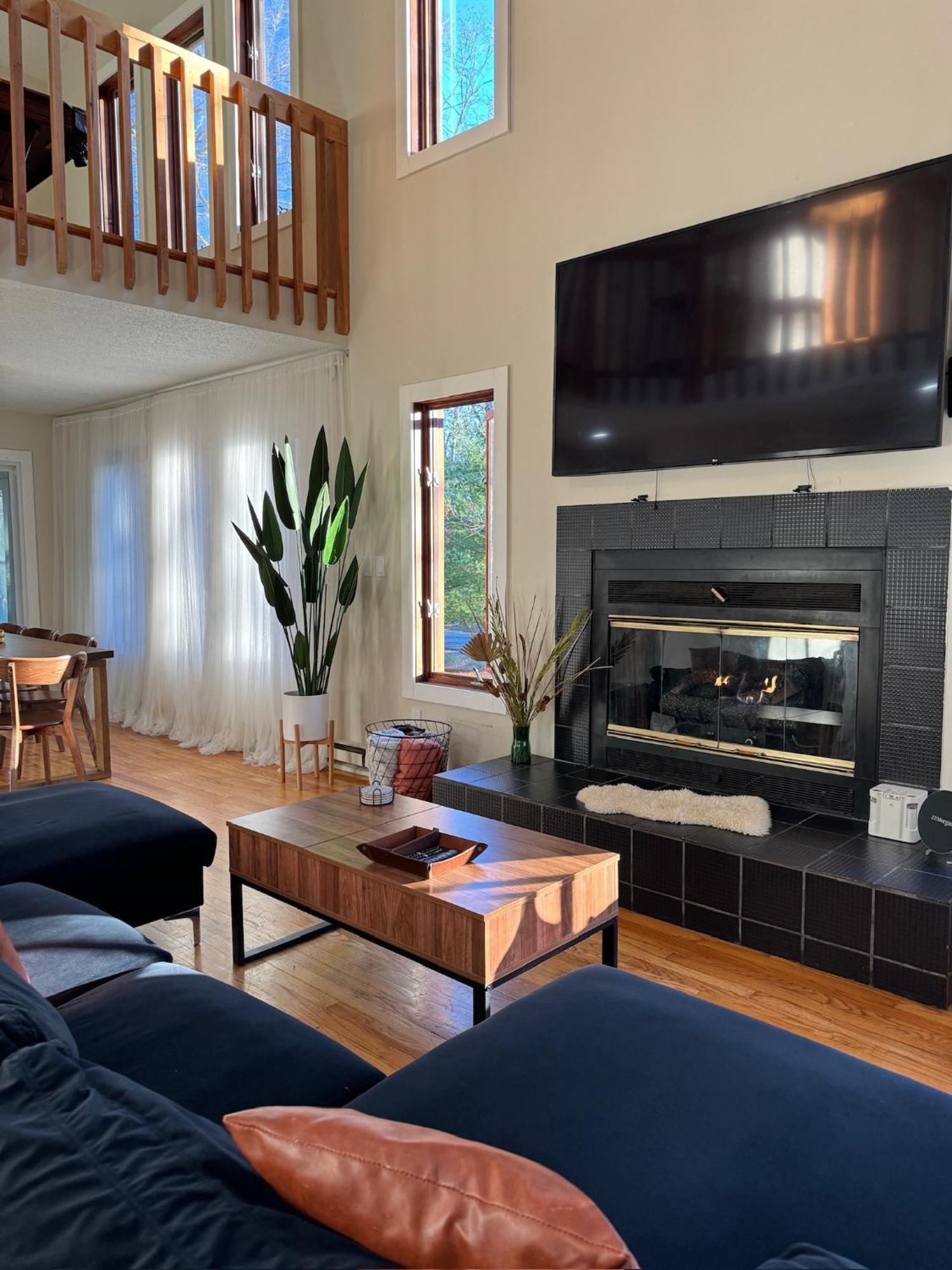 Poconos -kayaks- Hottub-karaoke-lake Holiday home East Stroudsburg