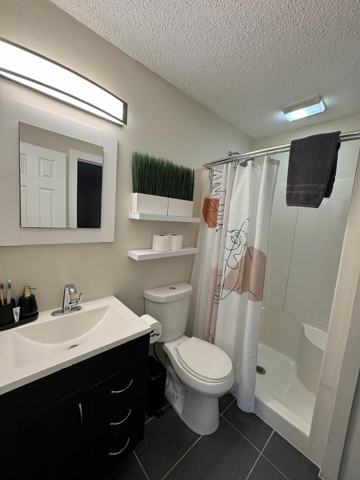 Holiday home Poconos -kayaks- Hottub-karaoke-lake East Stroudsburg