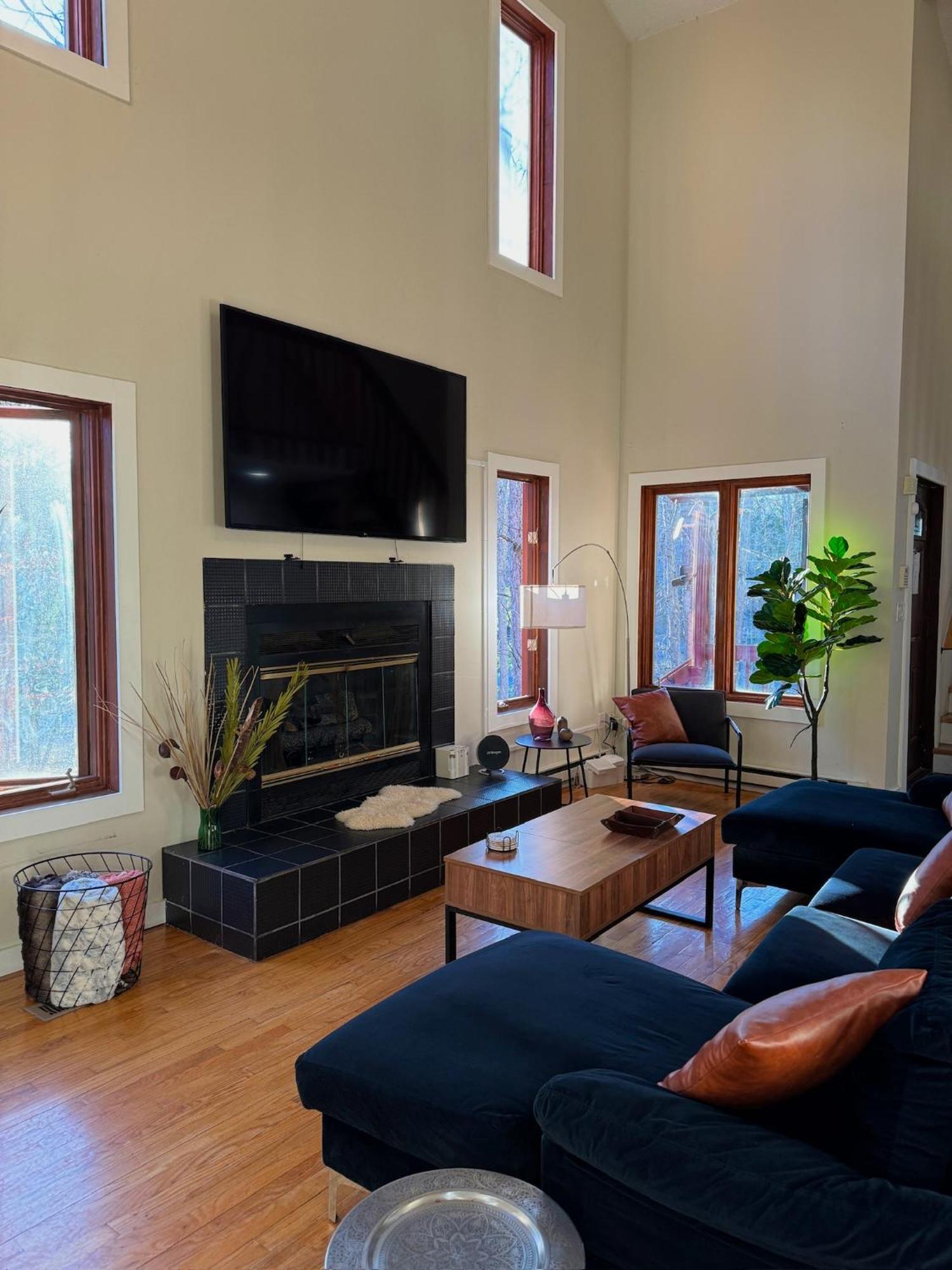 Holiday home Poconos -kayaks- Hottub-karaoke-lake